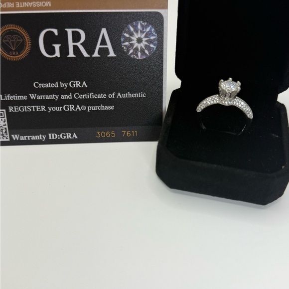 Adjustable 1ct Genuine Moissanite Ring - Picture 3 of 12